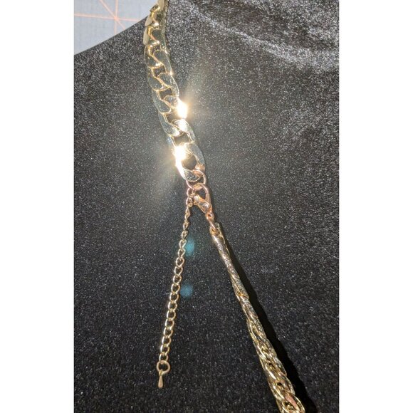 Queen Gold Tone Statement Necklace Crown Pendant Lobster Clasp - Picture 5 of 6